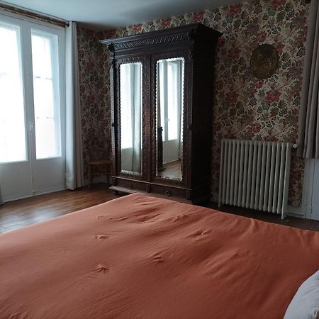 Le Relais Des Roses- Chambres D'Hotes Vatan Exterior photo