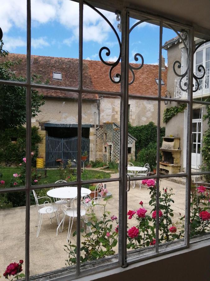 Le Relais Des Roses- Chambres D'Hotes Vatan Exterior photo