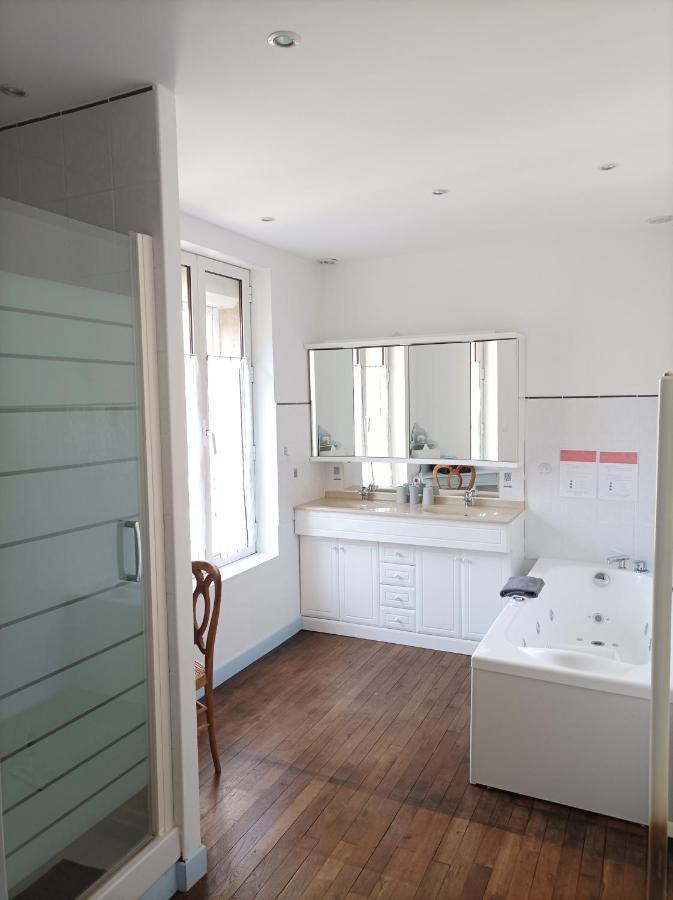 Le Relais Des Roses- Chambres D'Hotes Vatan Exterior photo