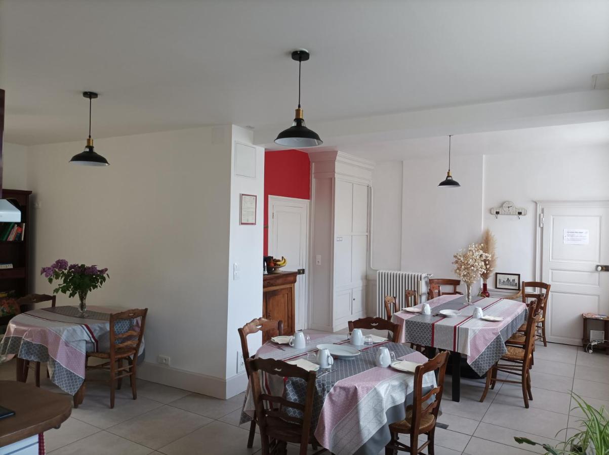 Le Relais Des Roses- Chambres D'Hotes Vatan Exterior photo