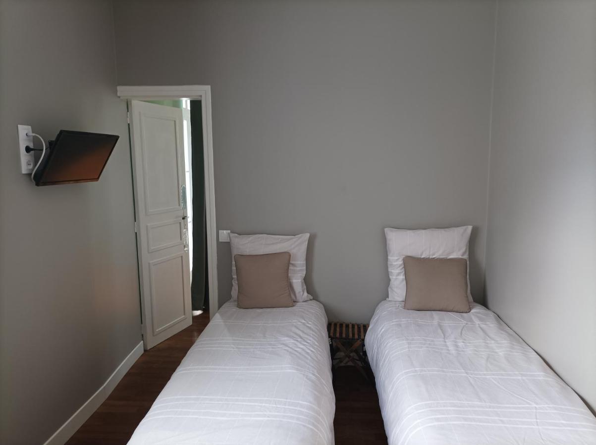 Le Relais Des Roses- Chambres D'Hotes Vatan Exterior photo