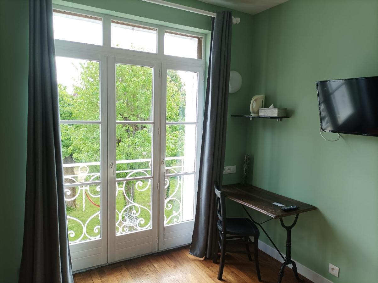 Le Relais Des Roses- Chambres D'Hotes Vatan Exterior photo