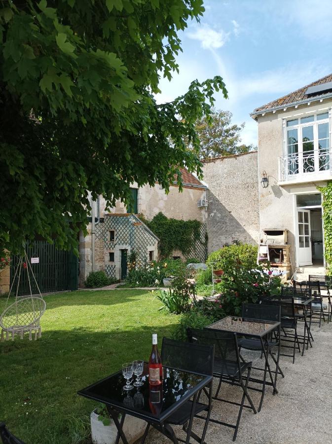 Le Relais Des Roses- Chambres D'Hotes Vatan Exterior photo