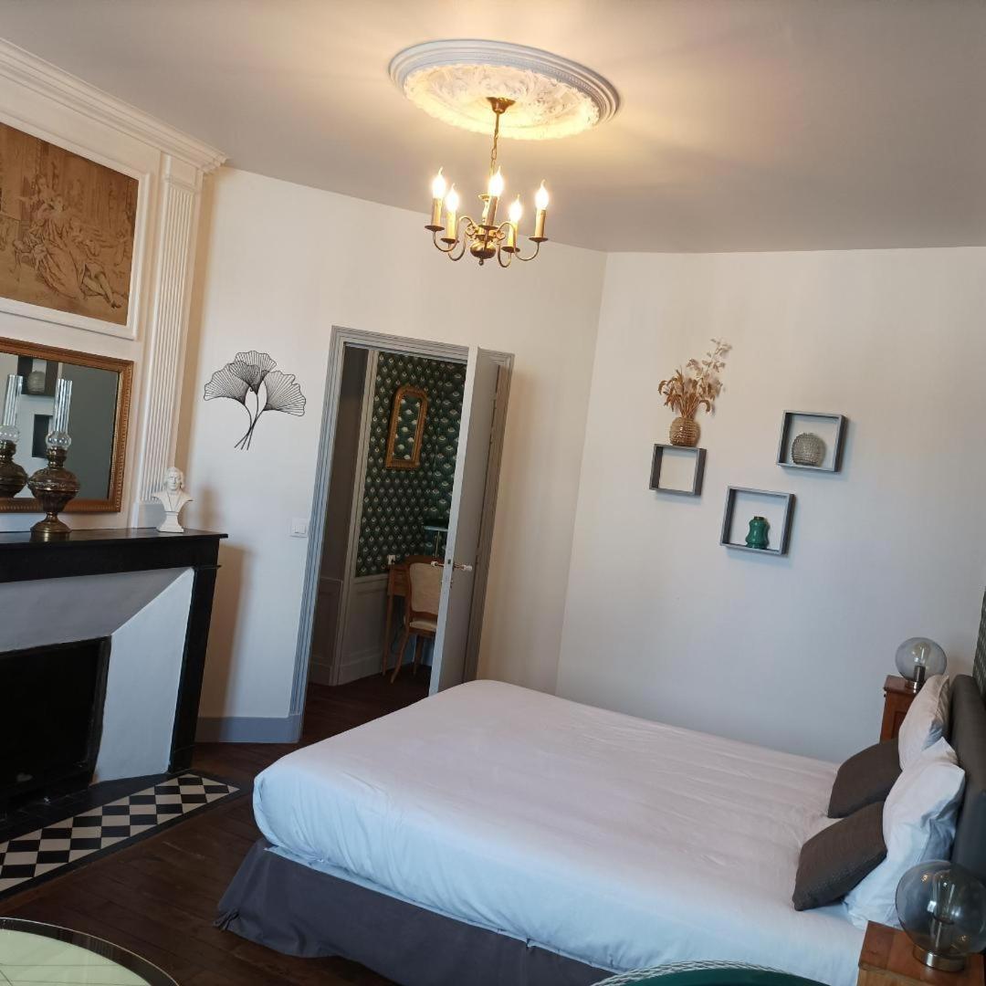 Le Relais Des Roses- Chambres D'Hotes Vatan Exterior photo