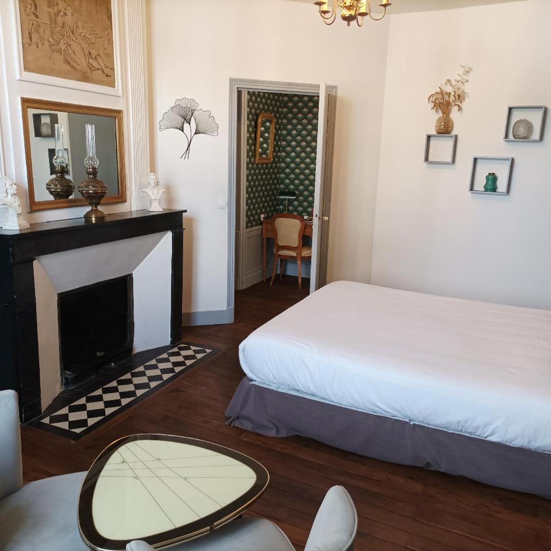 Le Relais Des Roses- Chambres D'Hotes Vatan Exterior photo