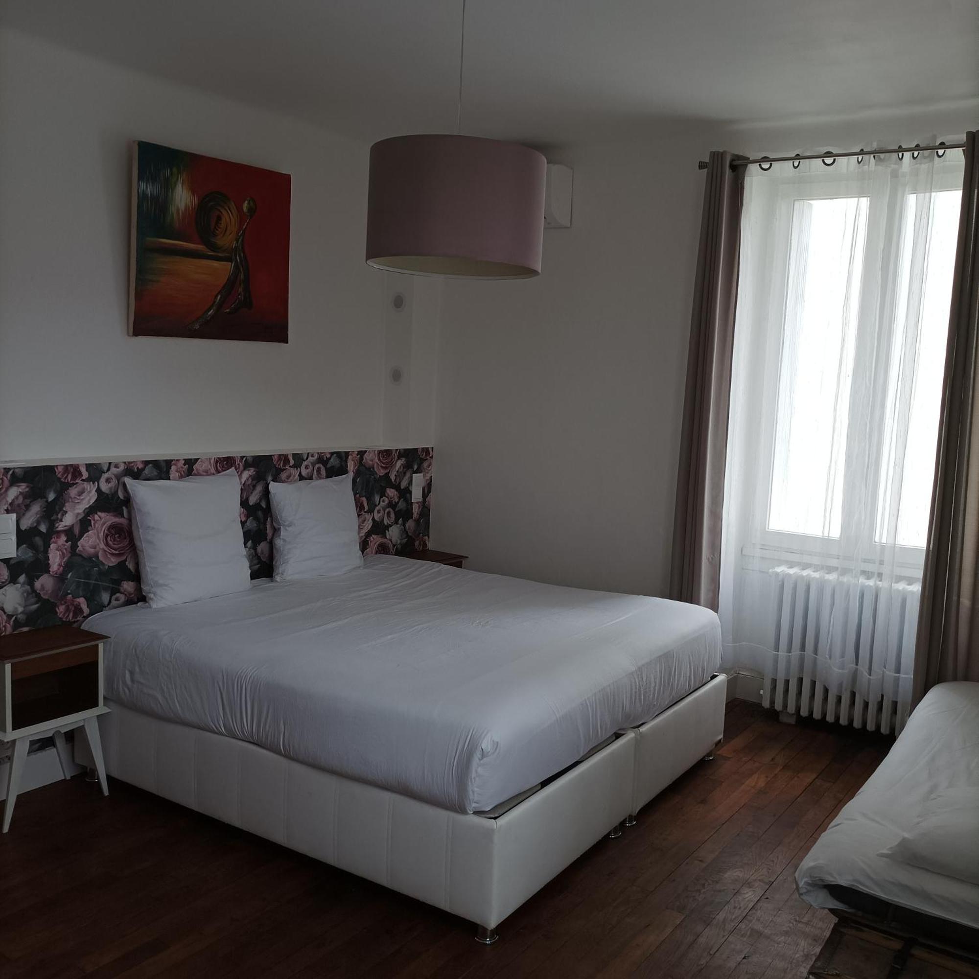 Le Relais Des Roses- Chambres D'Hotes Vatan Exterior photo