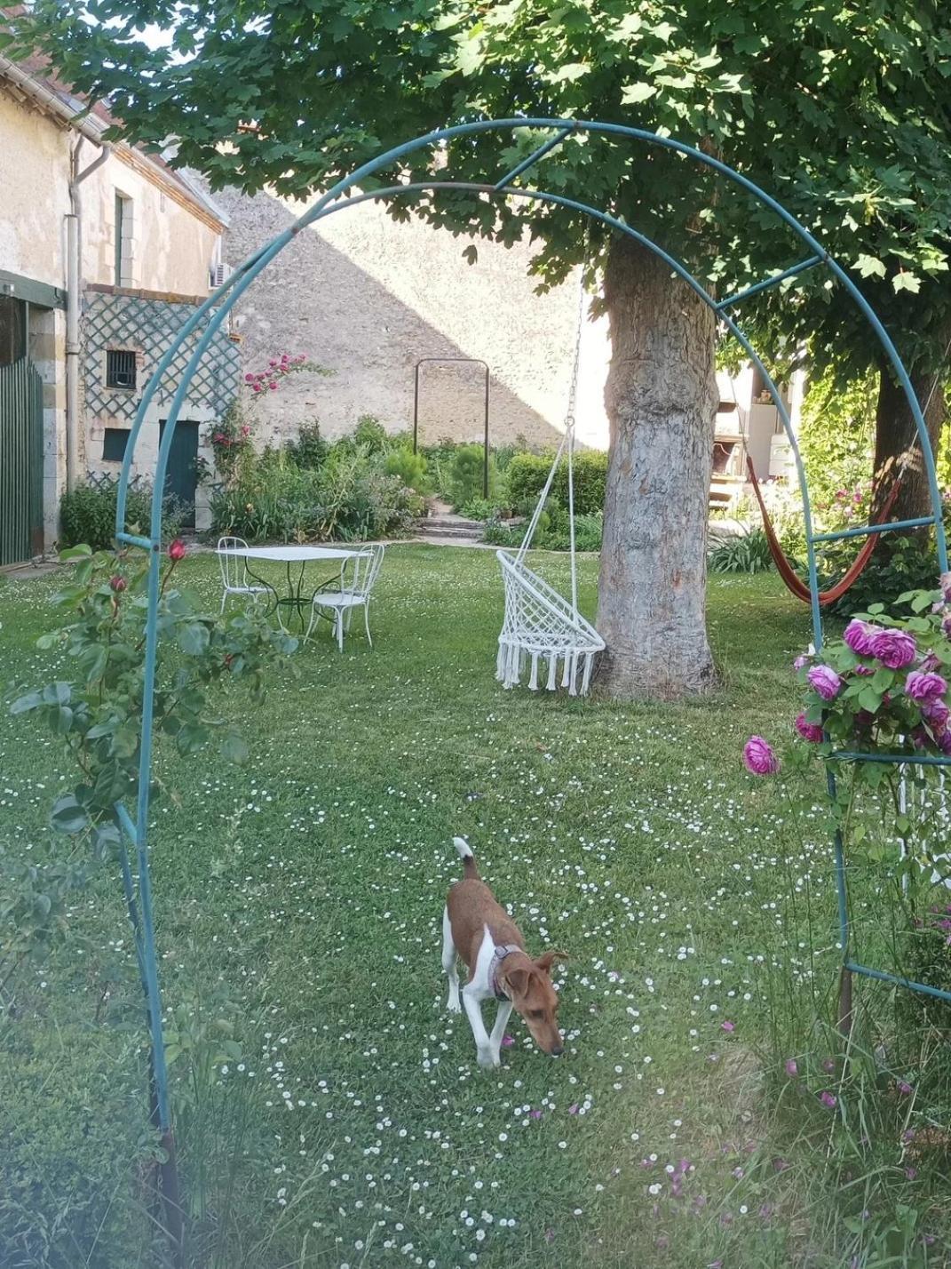 Le Relais Des Roses- Chambres D'Hotes Vatan Exterior photo